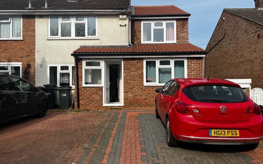 4 Bedroom Semi-Detached House Available in Luton, LU2