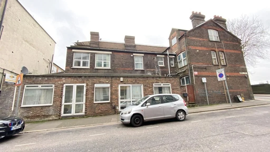 4 Bed Flat, Dudley Street, LU2 for Sale