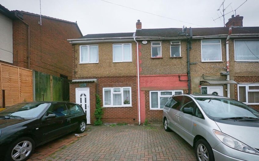 Ground Floor 1 Bedroom Flat Available on Marsh Road, Luton!!!