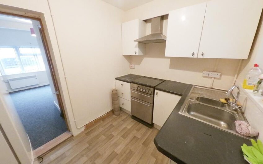 Ground Floor 1 Bedroom Flat Available on Marsh Road, Luton!!!