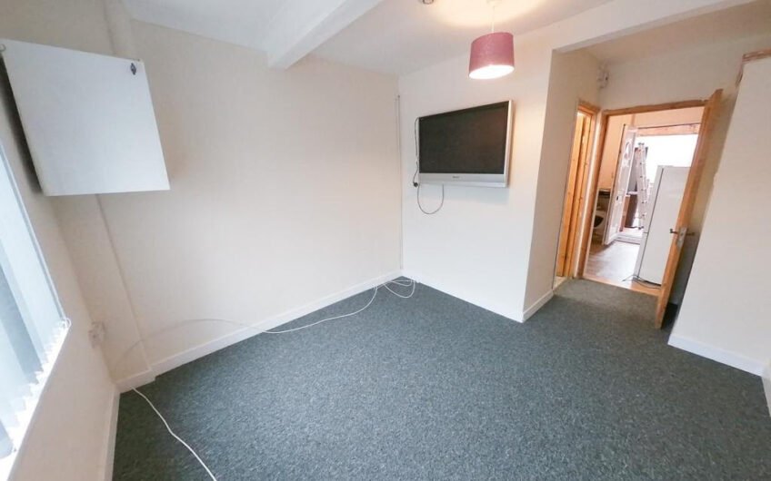 Ground Floor 1 Bedroom Flat Available on Marsh Road, Luton!!!