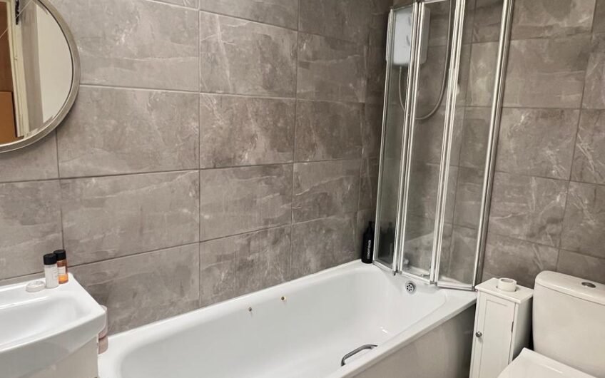 Two Bedroom Flat in LU11XW