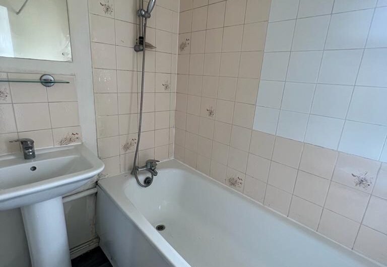 2 Bed Semi-Detahced House Available in Luton, LU3!!!