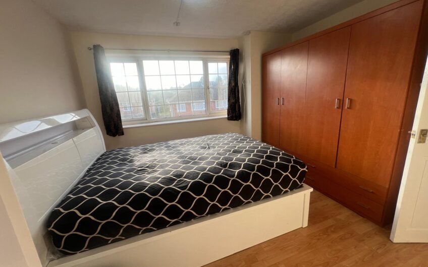 5 Bed House Available In A Prime Area of  Luton, Stopsley, LU2!!!