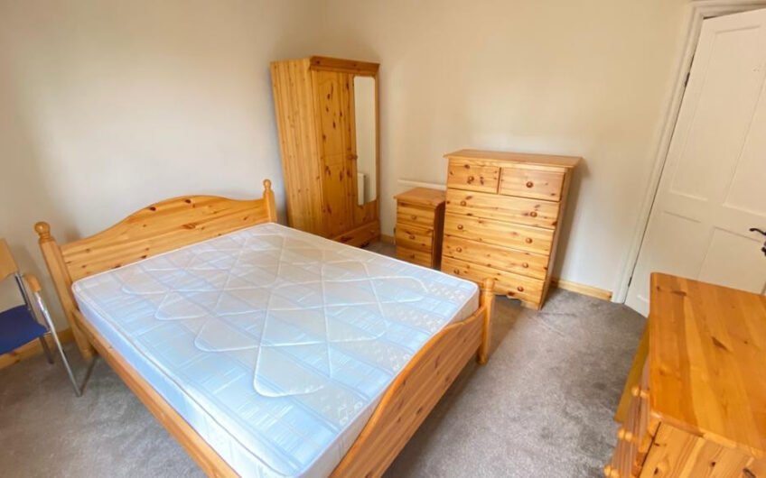 2 Bedroom mid-terraced House for Sale in Luton, LU1!