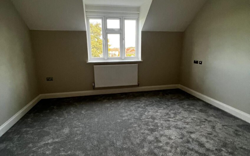 4 Bedroom semi-detached house available for Rent in Dunstable area, LU5!!!