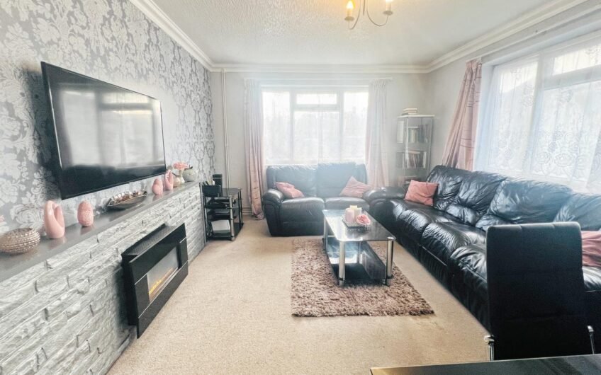 5 Bedroom Bungallow available for Sale in Luton, LU4!!!