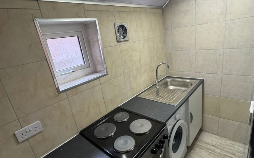 Studio Flat available for Rent in Luton, LU1!!!