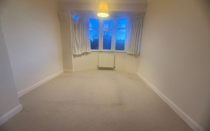 3 Bed Semi-Detached House For Rent in Luton, LU2!!!