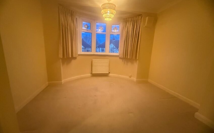 3 Bed Semi-Detached House For Rent in Luton, LU2!!!