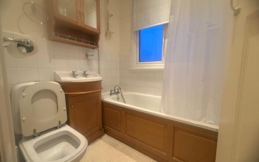 3 Bed Semi-Detached House For Rent in Luton, LU2!!!