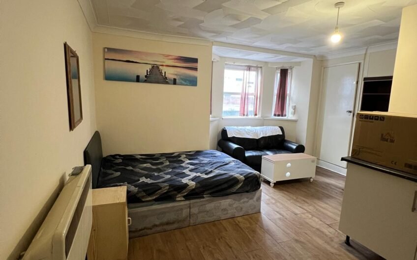 Studio Flat available for Rent in Luton, LU3!!!