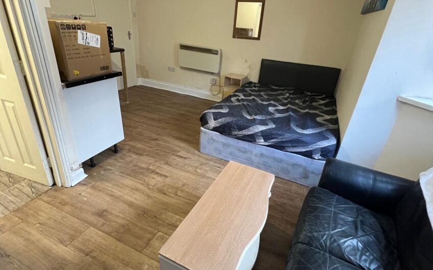 Studio Flat available for Rent in Luton, LU3!!!