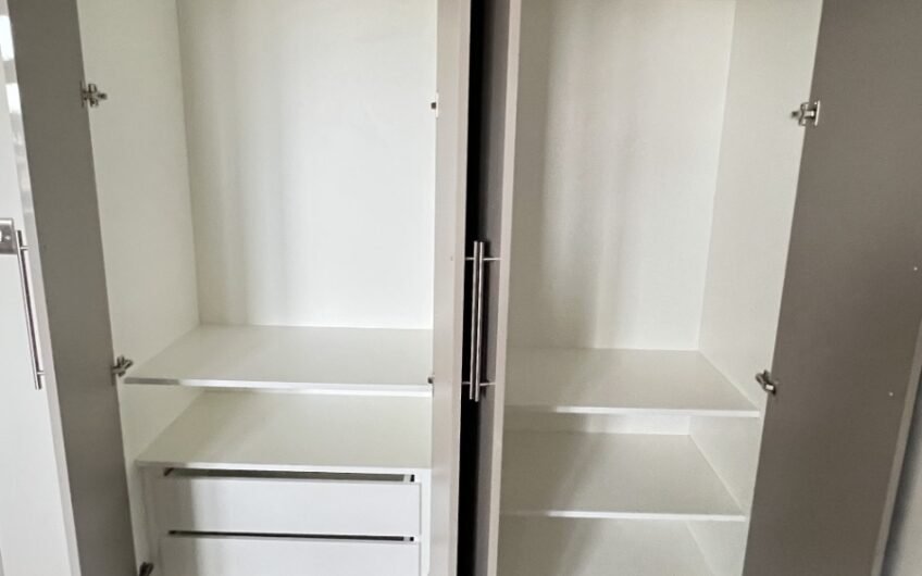 4 Bed Town House Available For Rent, Buddleia View LU5!!!