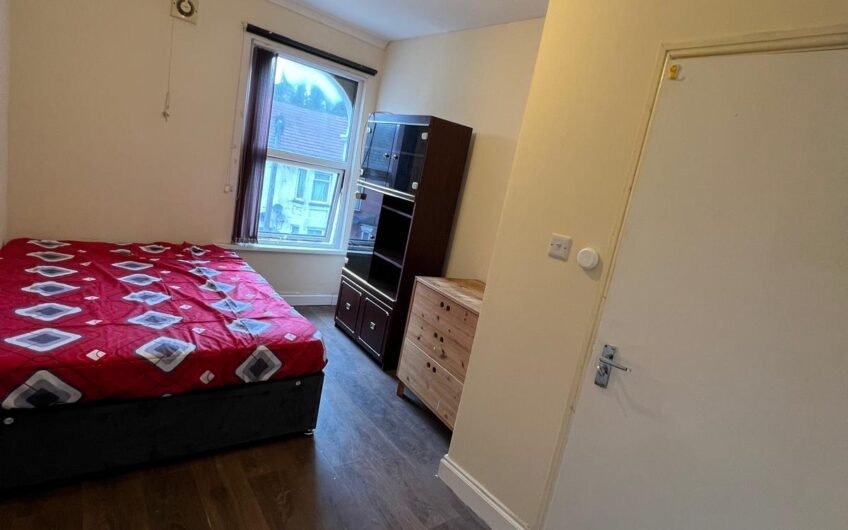 High Income Potential Multi-Unit Property for Sale in LU3!!!