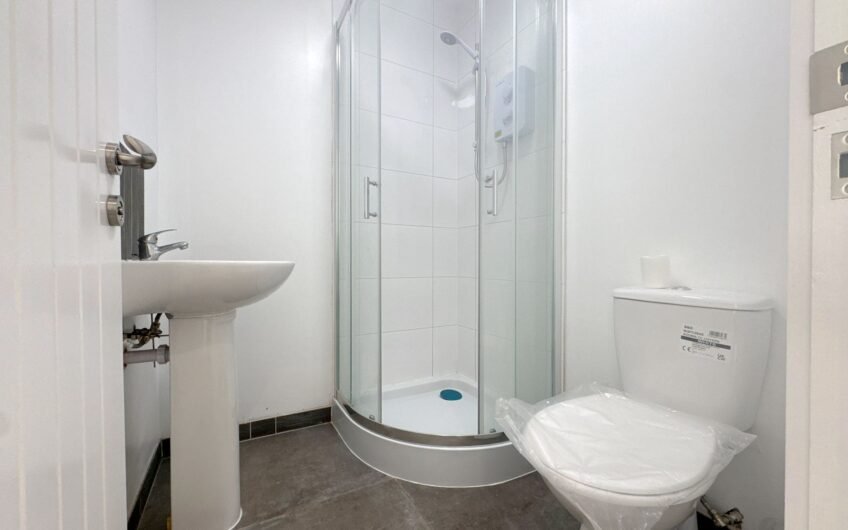 Studio Flat available for Rent in Luton, LU4!!!