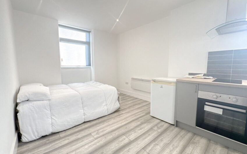 Studio Flat available for Rent in Luton, LU4!!!