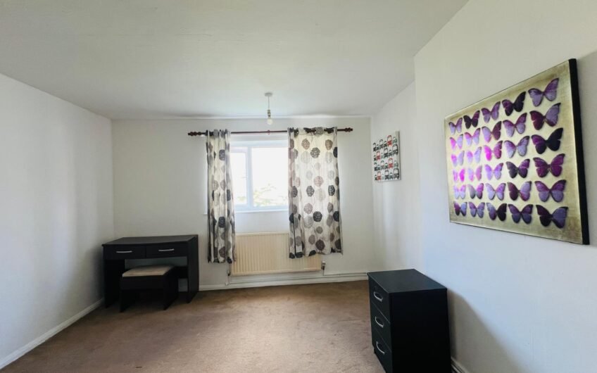 1 Bed Semi-Furnished Apartment Available for Rent in LU1!!!