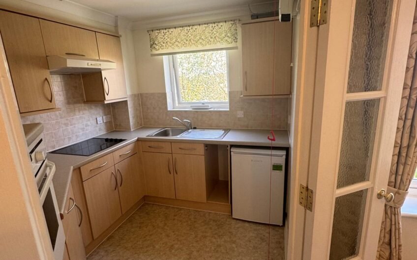 1-Bedroom Flat Available for Rent in TN8!!!