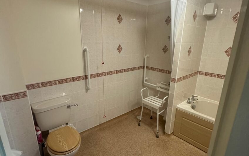 1-Bedroom Flat Available for Rent in TN8!!!