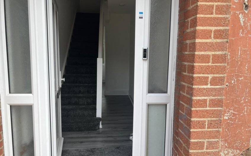 2 Bedrooms Flat available for Rent in Luton, LU2!!!