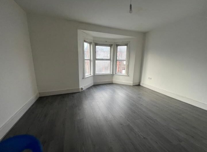 HMO Compliant 5-Bedroom House Available for Rent in LU1!!!