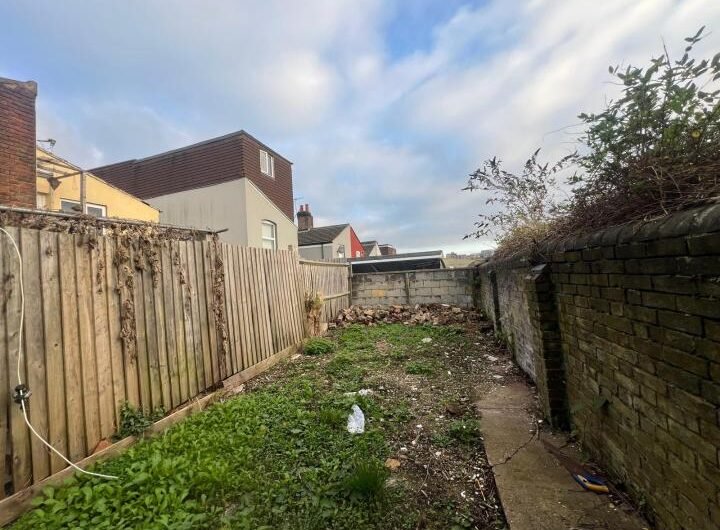 HMO Compliant 5-Bedroom House Available for Rent in LU1!!!