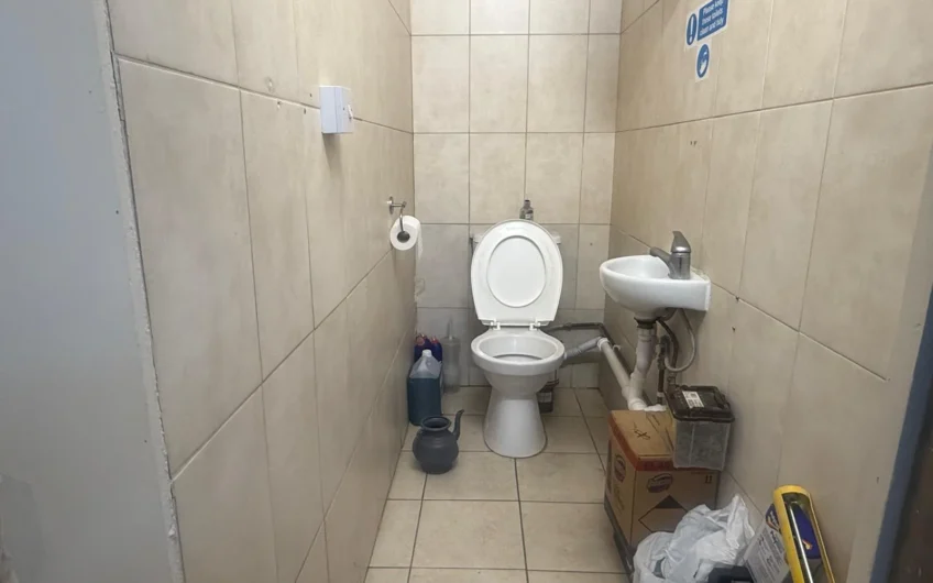 Prime 700 Sqft Pizza Shop available for Sale in Luton, LU2!!!
