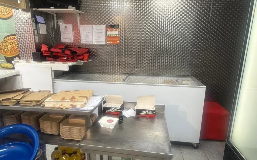 Prime 700 Sqft Pizza Shop available for Sale in Luton, LU2!!!