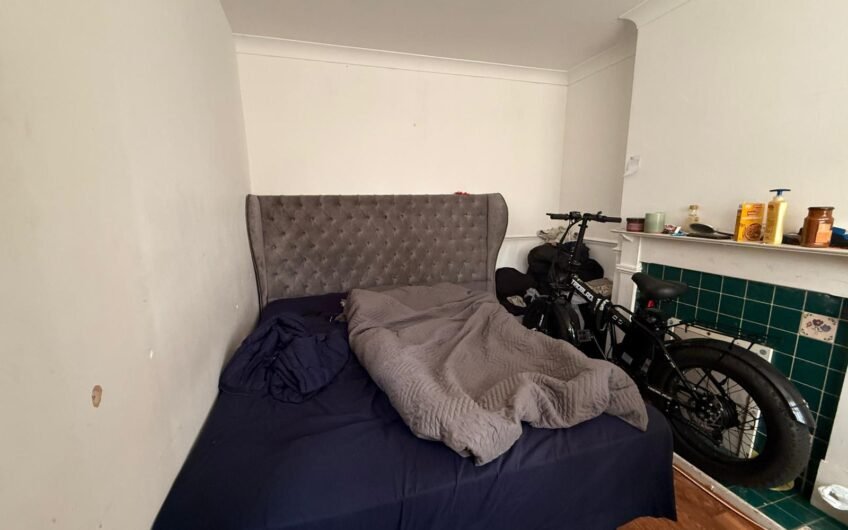 2 Bedroom Mid-terraced House for Sale in Luton, LU1!!!