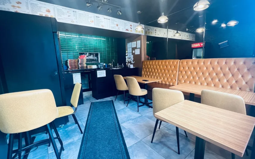 Fully Equipped 5-Star Takeaway/Restaurant in Luton for Sale.