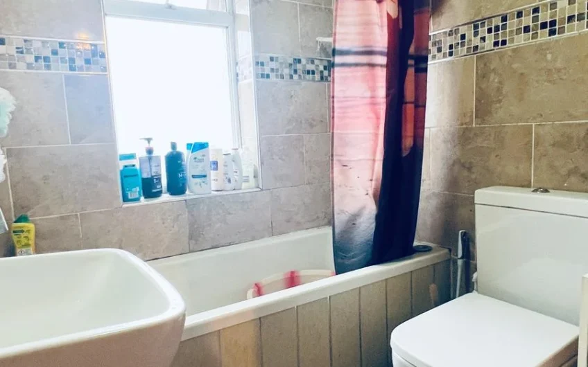 3 Bedroom House For Sale in Luton, LU3!!!