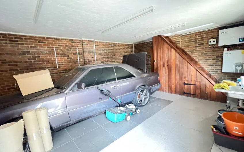Exceptional 5 Bed Deatched House For Rent in Bedford MK42!!!