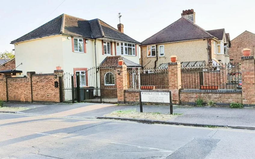Exceptional 5 Bed Deatched House For Rent in Bedford MK42!!!