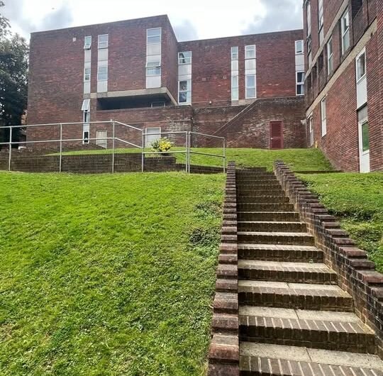 Available 2 Bed Flat in Downs Road, Luton, LU1 !!!