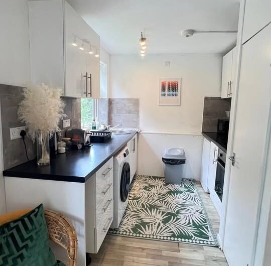 Available 2 Bed Flat in Downs Road, Luton, LU1 !!!
