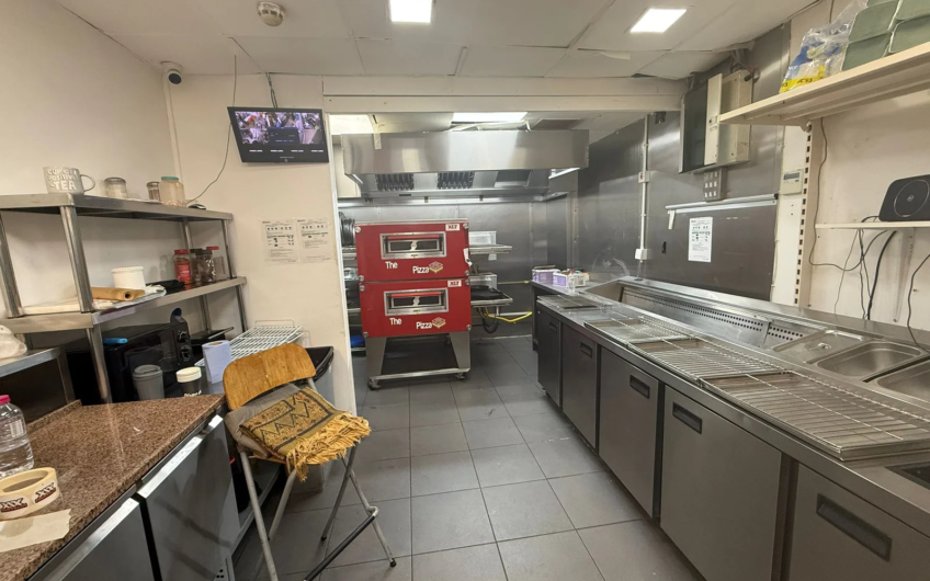 Fully Equipped Commercial Shop for Sale/Lease – Prime Location!