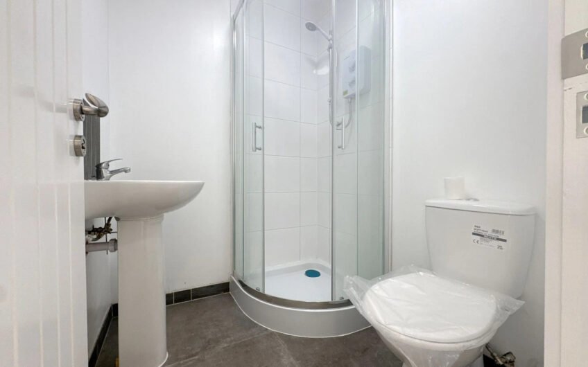 Studio Flat available for Rent in Luton, LU4!!!