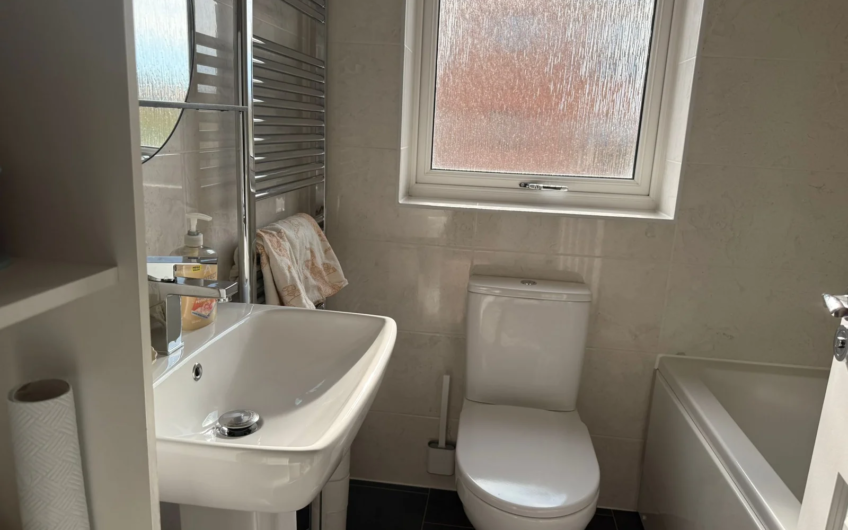 4-Bedrooms house Available for Rent in Dunstable LU5!!!