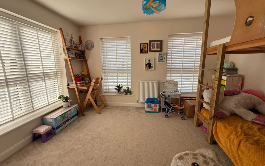 4-Bedrooms house Available for Rent in Dunstable LU5!!!
