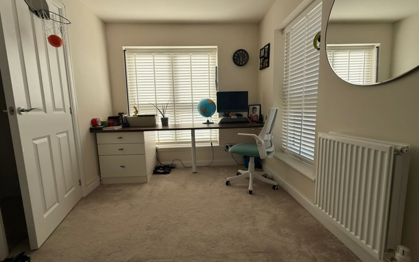 4-Bedrooms house Available for Rent in Dunstable LU5!!!