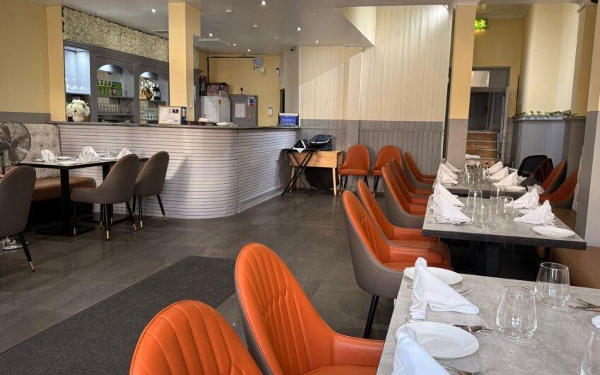 Available fully operational and well-established Indian restaurant in the Heart of Dunstable LU6!!!