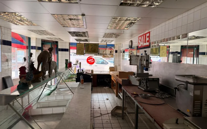Available Butcher Shop + 1-Bedroom Flat for Rent in 70 Ash Road, Luton LU4!!!