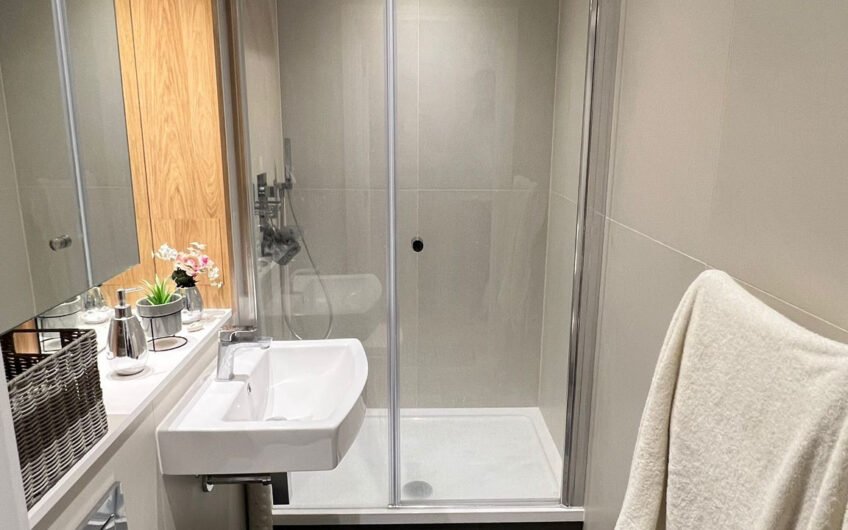 Available 1 Bedroom Fully furnished flat at Laporte Way, Luton, LU4!!!