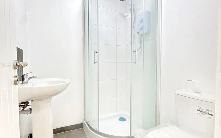 Studio Flat available for Rent in Luton, LU4!!!