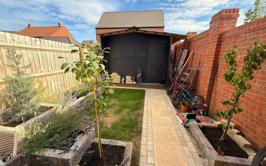 4-Bedrooms house Available for Rent in Dunstable LU5!!!