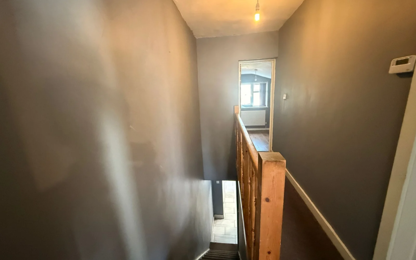 Available 3-Bedroom semi-furnished Flat in Luton LU3!!!