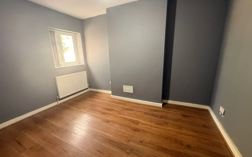 Available 3-Bedroom semi-furnished Flat in Luton LU3!!!