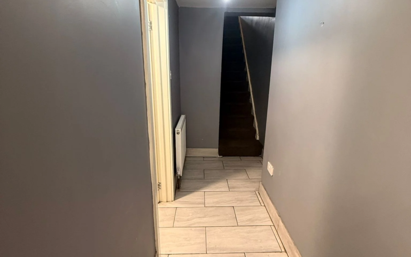 Available 3-Bedroom semi-furnished Flat in Luton LU3!!!