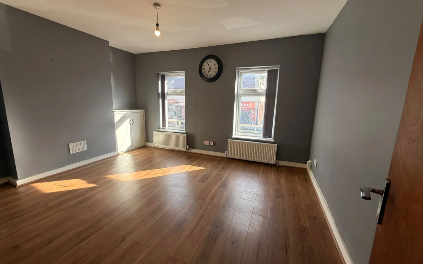 Available 3-Bedroom semi-furnished Flat in Luton LU3!!!
